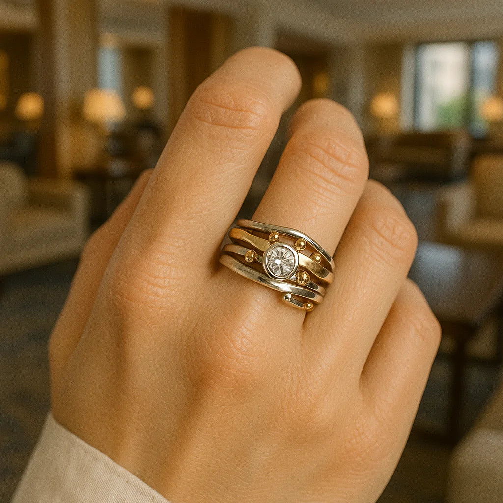 Royal - Anillo de oro vintage con incrustación de zirconia