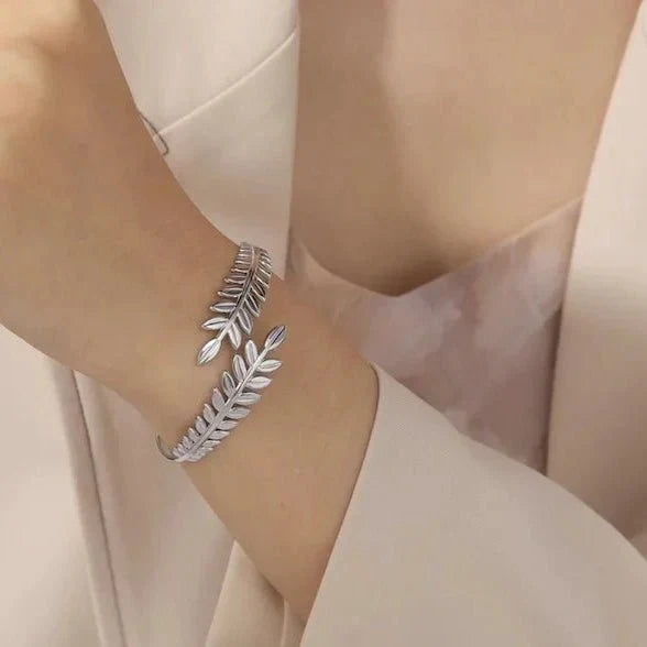 Pulsera con motivo de hoja
