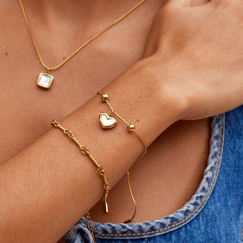 Pulsera con cadena de nudos en oro