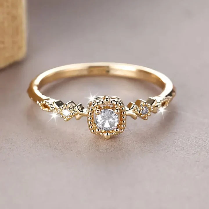 Anillo vintage en cristal dorado brillante