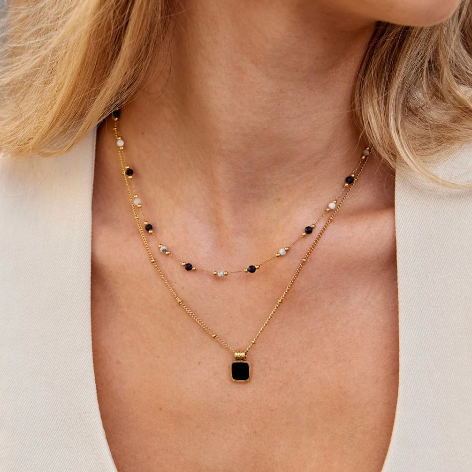 Collar elegante de medianoche
