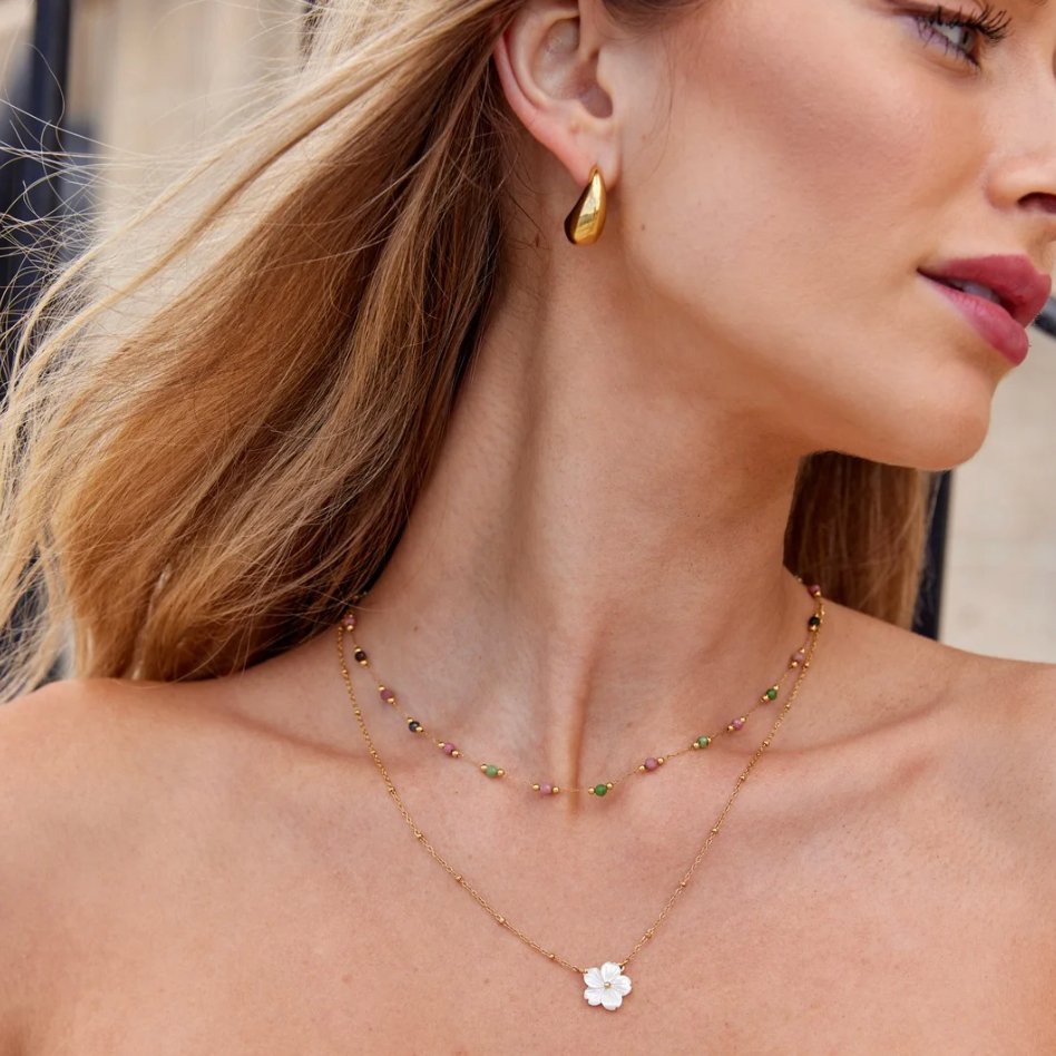 Collar de pétalos de gran tamaño