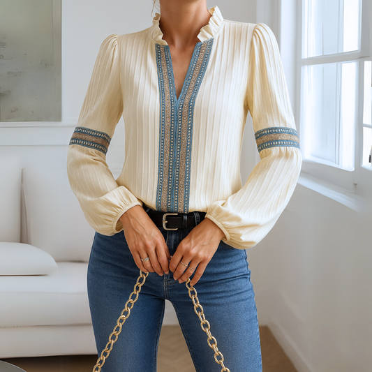 Elin™ | Spetsblus med V-ringning