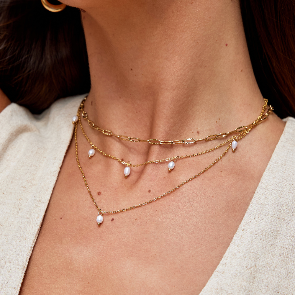 Collar de múltiples capas con gotas de perlas de Kay