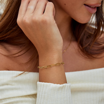 Pulsera con clip en oro