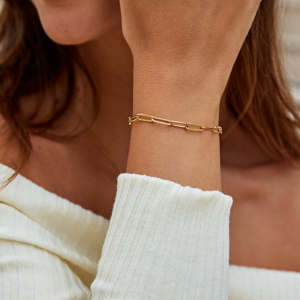 Pulsera con clip en oro