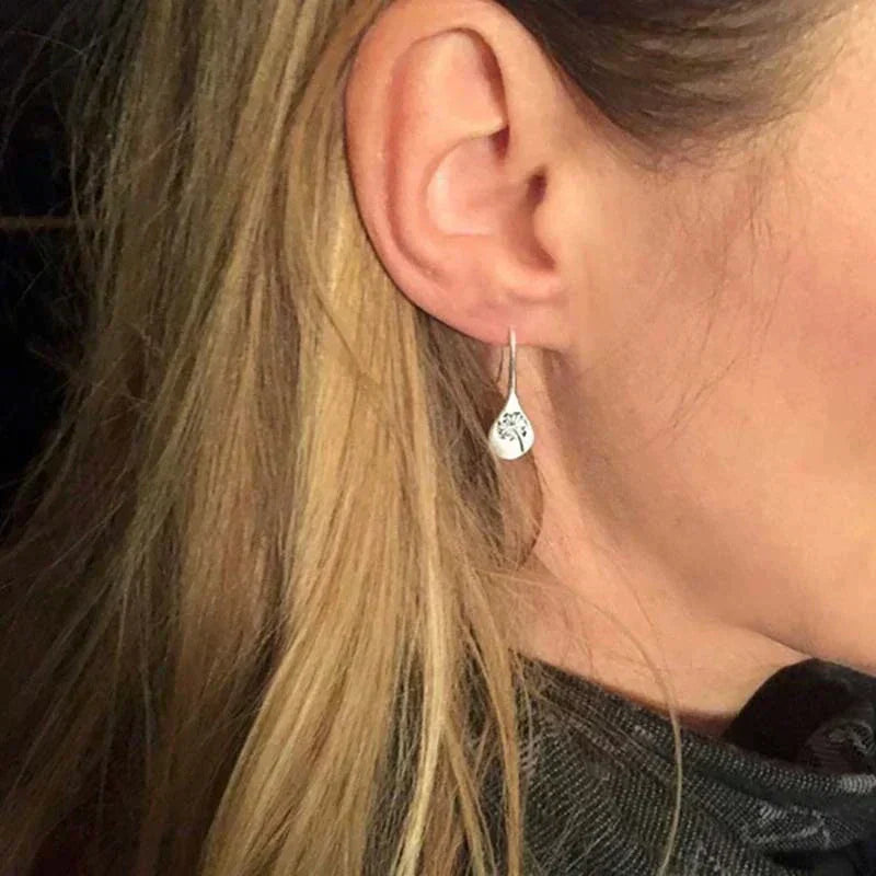 Pendientes vintage de plata con diseño floral