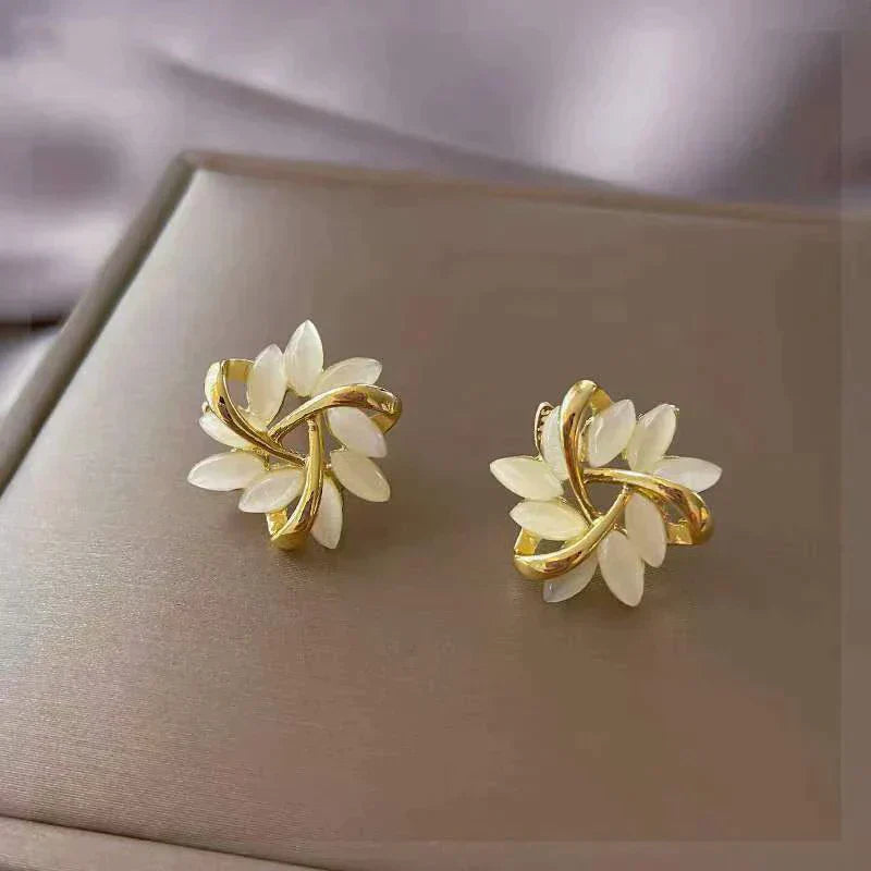 Pendientes Sonja Luxe en ópalo blanco