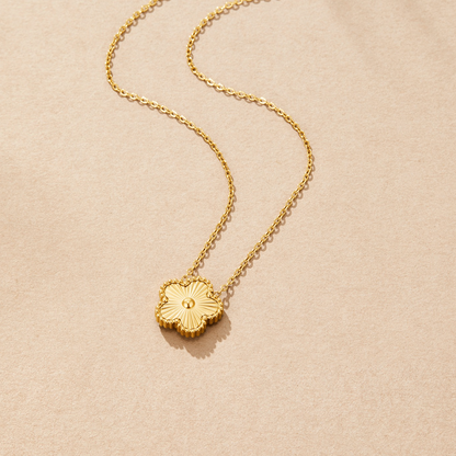 Collar de la suerte en oro