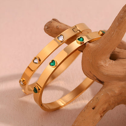 Pulsera con corazones