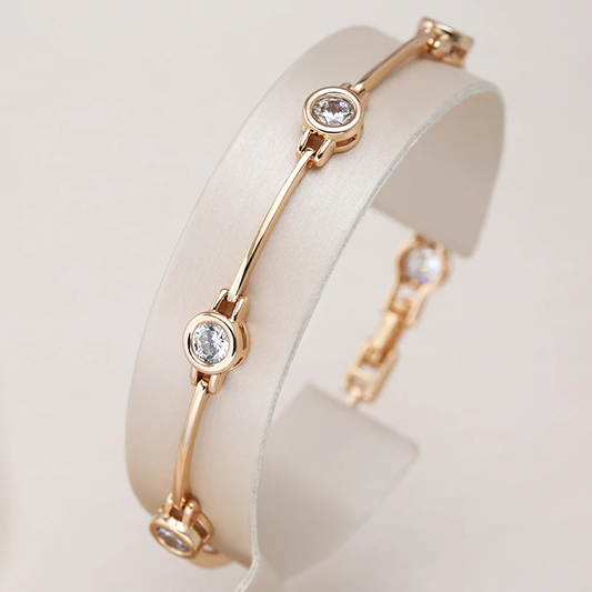 Elegante pulsera atemporal de oro con diamantes