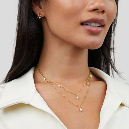 Collar de múltiples capas con gotas de perlas de Kay