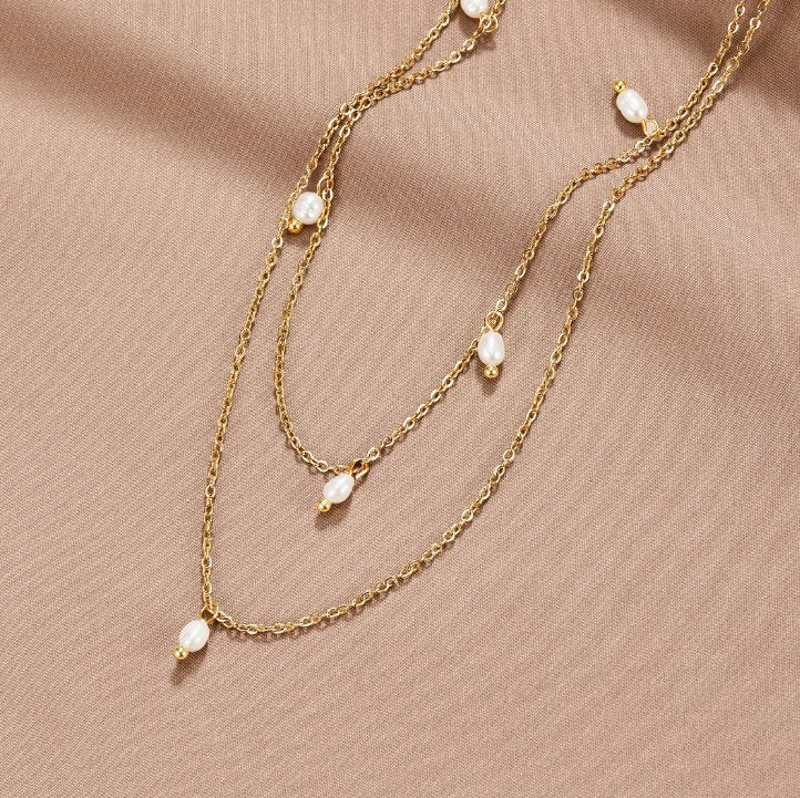 Collar de múltiples capas con gotas de perlas de Kay