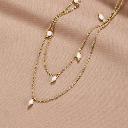 Collar de múltiples capas con gotas de perlas de Kay