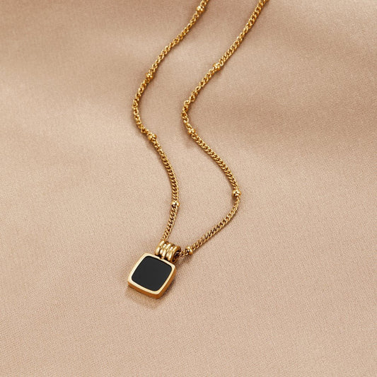 Collar elegante de medianoche