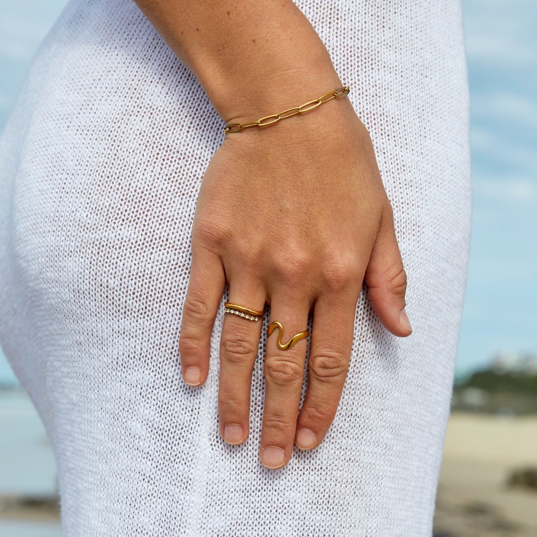 Pulsera con clip en oro