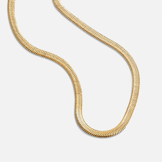 Collar de cadena de serpiente en oro